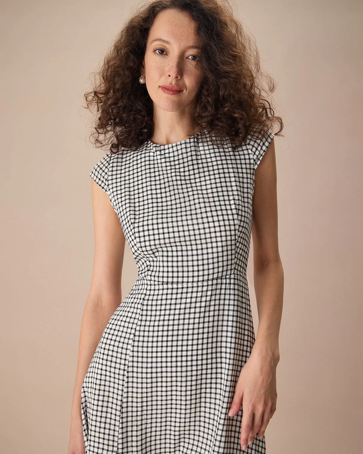 The Black Round Neck Cap Sleeve Plaid Midi Dress sold by rihoas product image thumbnail 4