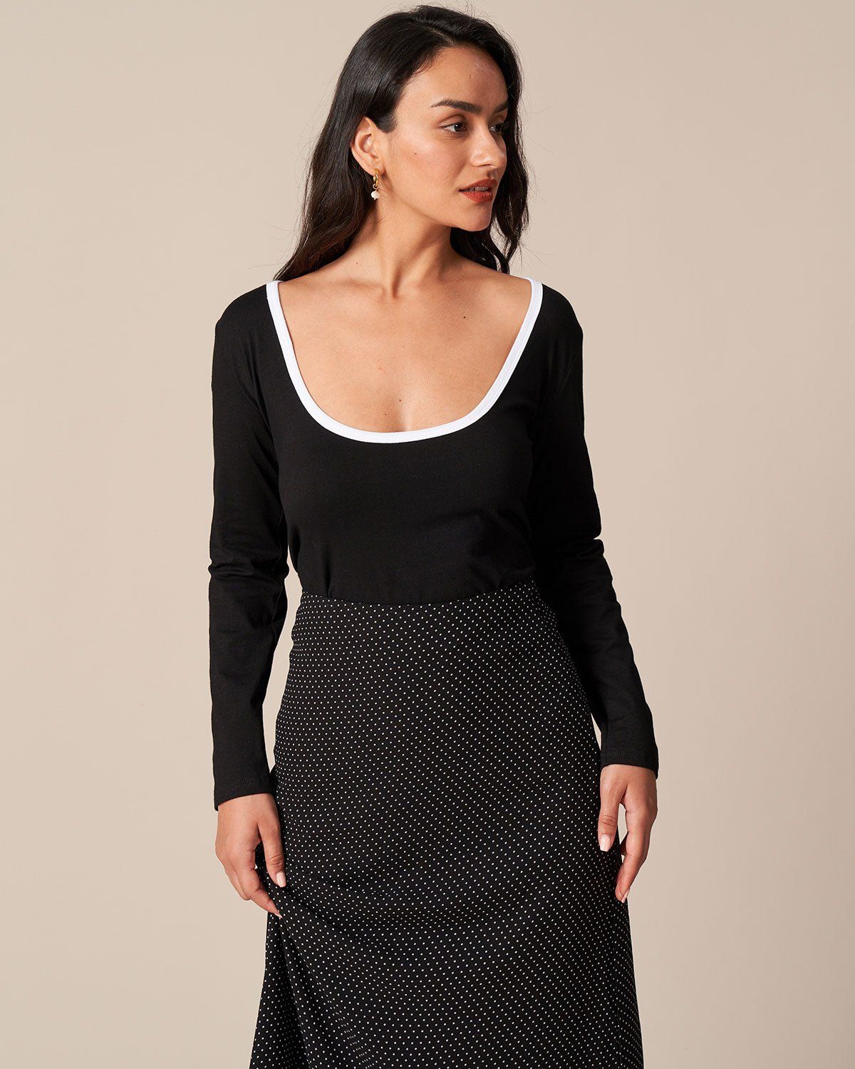 The Black Round Neck Backless Long Sleeve Tee sold by rihoas product image thumbnail 2