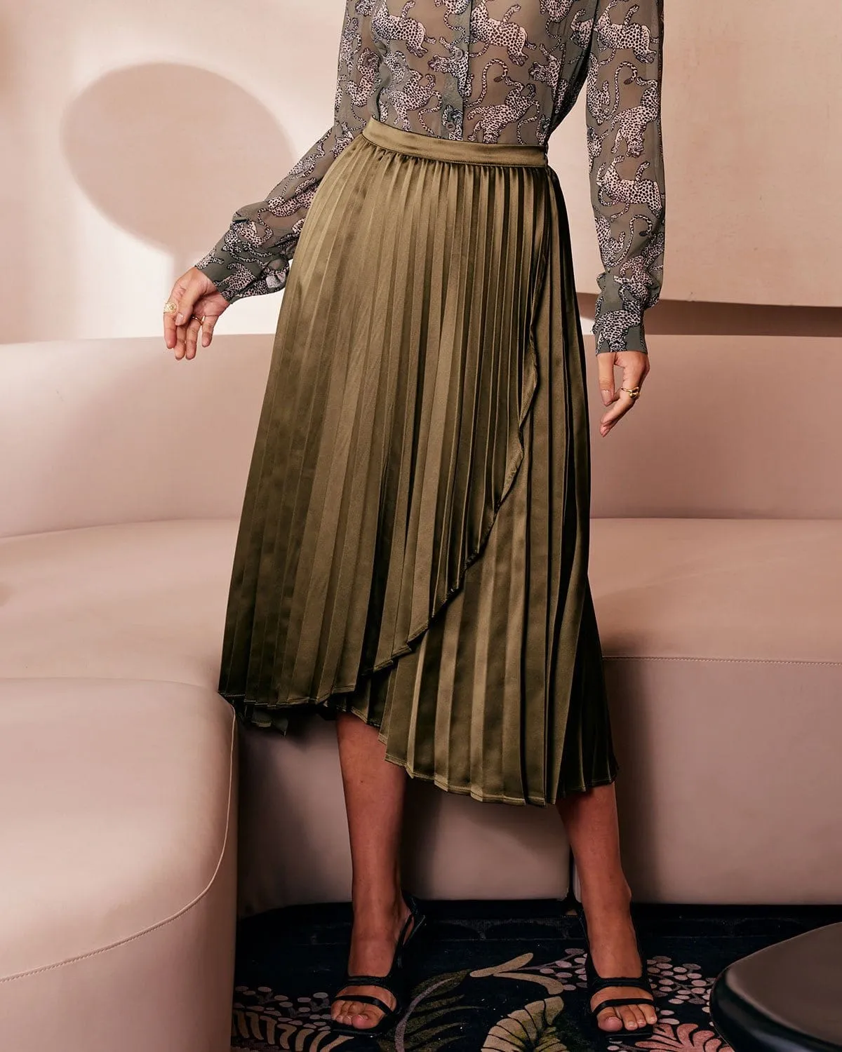 The Green Pleated Tulip Hem Satin Midi Skirt sold by rihoas