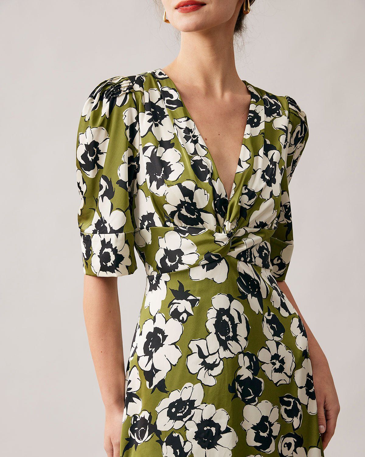 The Green V Neck Puff Sleeve Floral Midi Dress sold by rihoas product image thumbnail 2