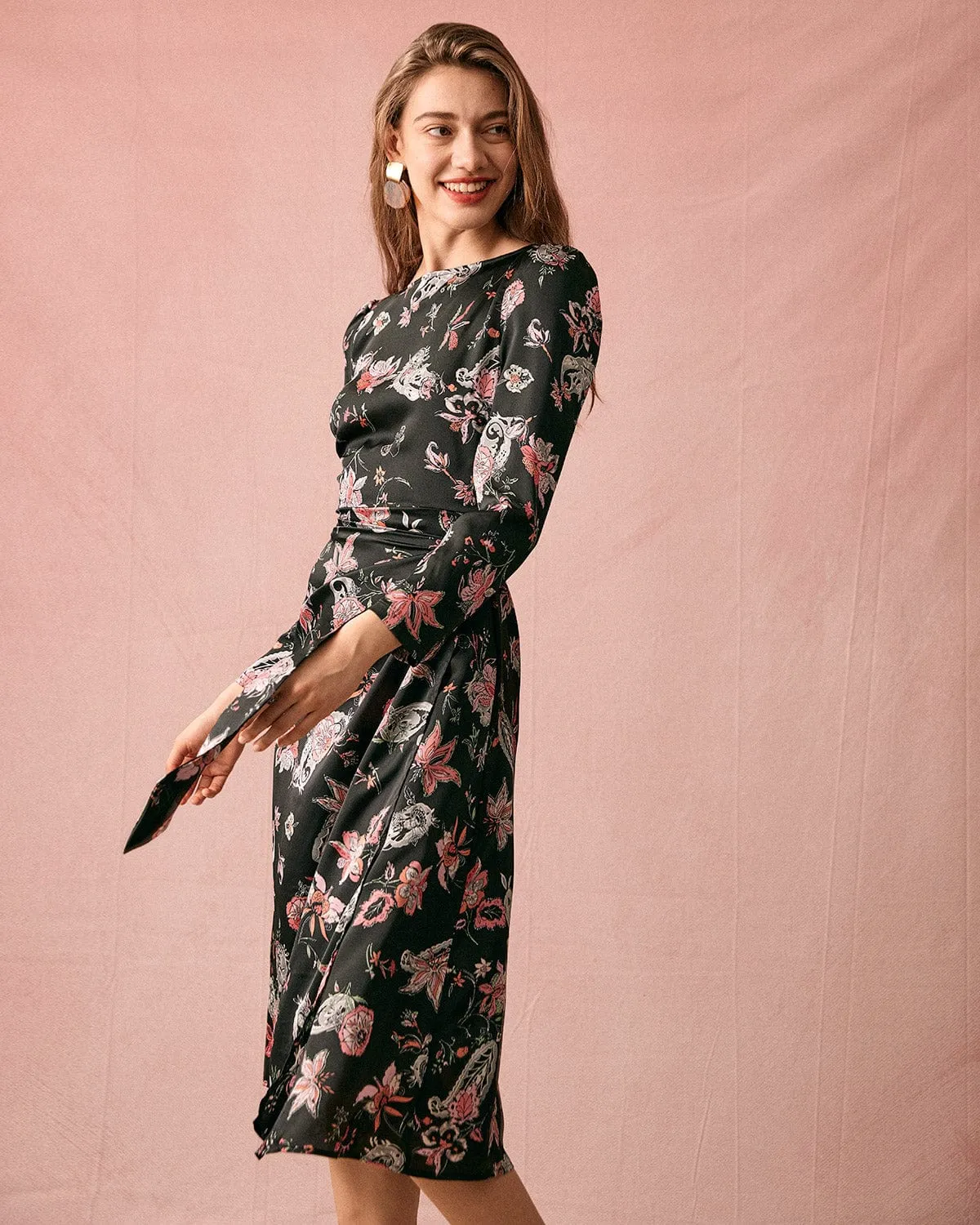 The Floral Ruched Long Sleeve Midi Dress sold by rihoas product image thumbnail 4