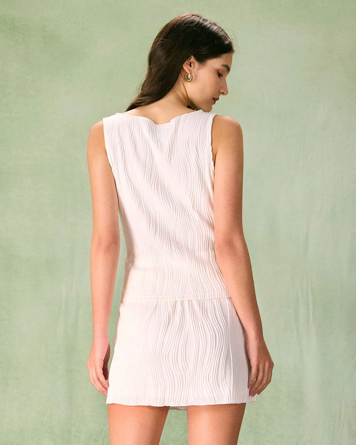 The White Water Ripple Textured High Waisted Mini Skirt sold by rihoas product image thumbnail 5