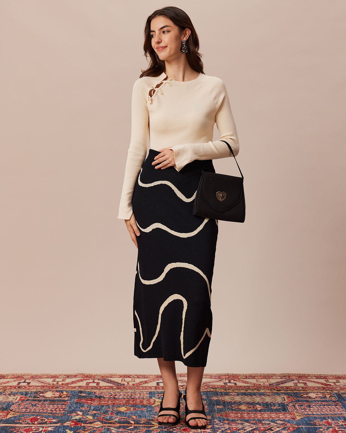 The Black Colorblock Wave Knit Midi Skirt sold by rihoas product image thumbnail 2