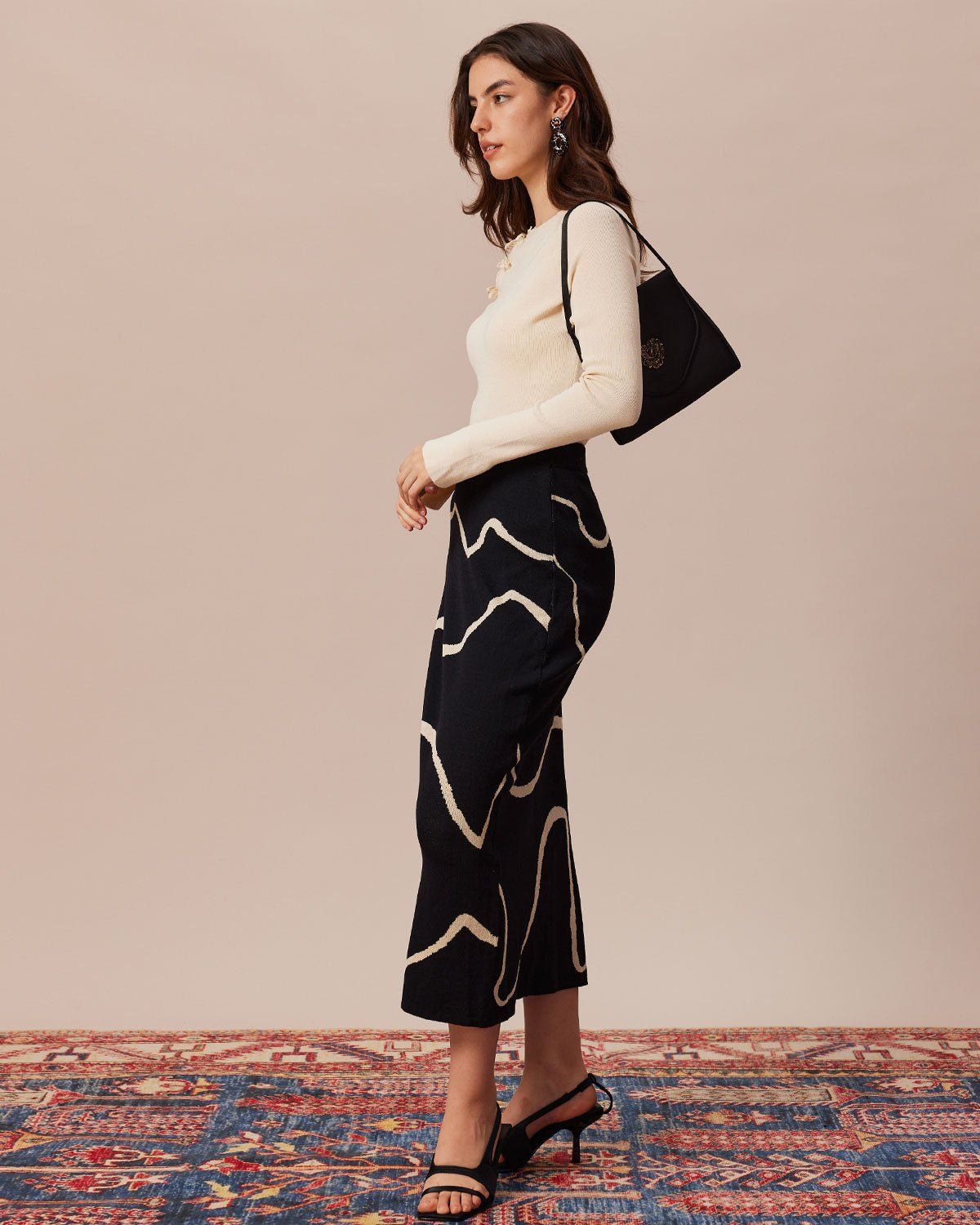 The Black Colorblock Wave Knit Midi Skirt sold by rihoas product image thumbnail 3