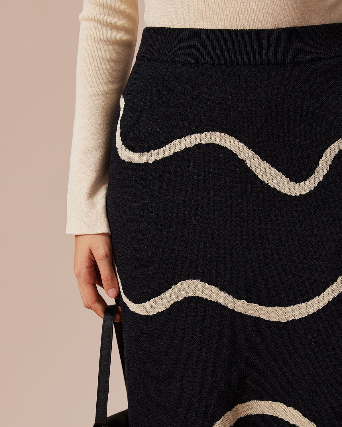 The Black Colorblock Wave Knit Midi Skirt sold by rihoas product image thumbnail 4