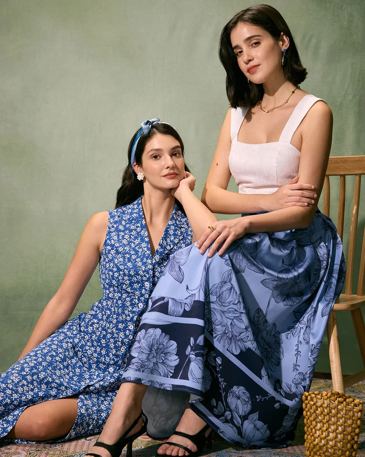 The Blue High-Waisted Pleated Floral Midi Skirt sold by rihoas product image thumbnail 4