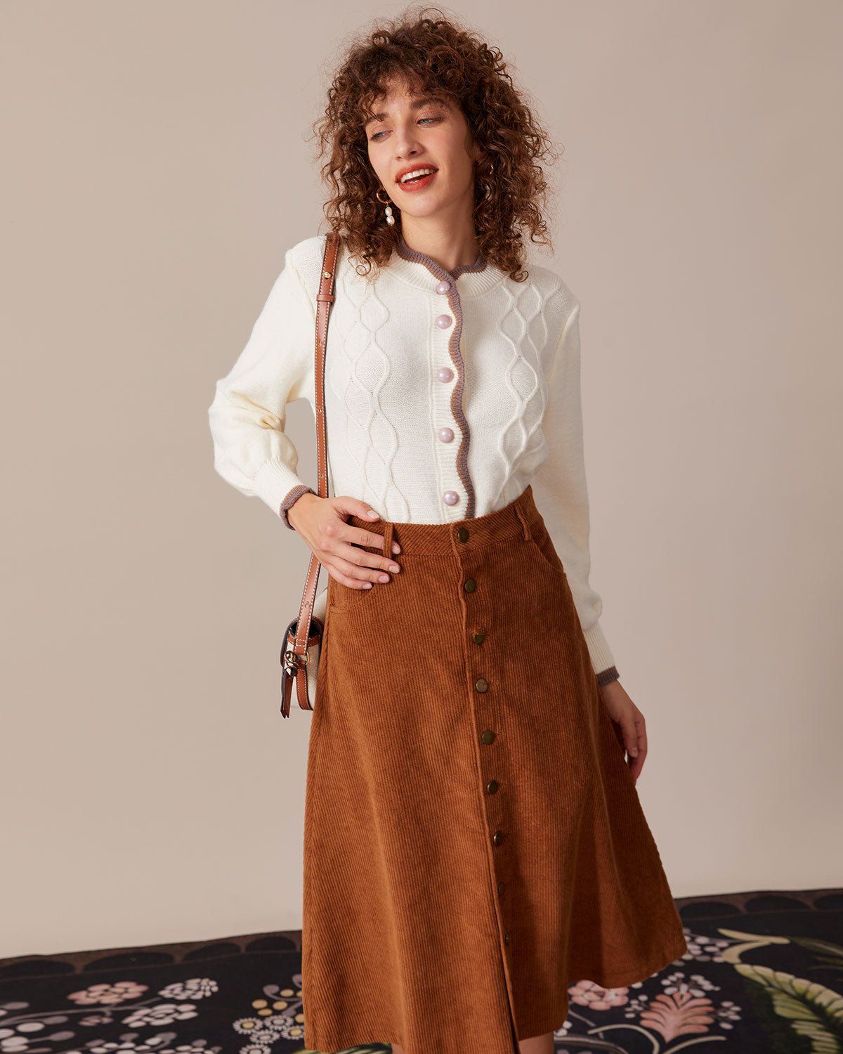 The Beige Contrast Trim Scalloped Cardigan sold by rihoas product image thumbnail 3