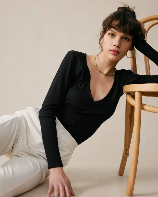 The Deep V-neckline Slim Fit Crop Top made by rihoas