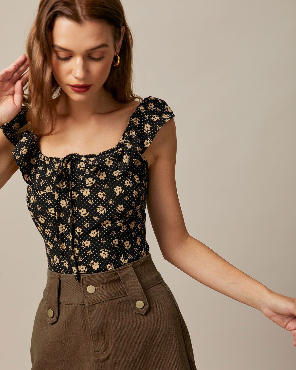 The Black U Neck Floral Shirred Tank Top sold by rihoas product image thumbnail 3