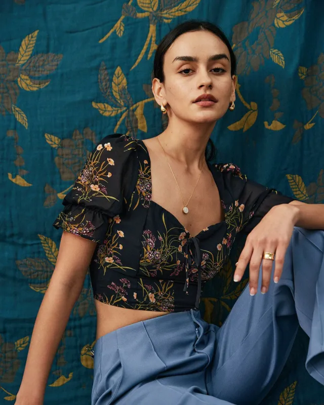 The Fitted Floral Print Crop Blouse sold by rihoas