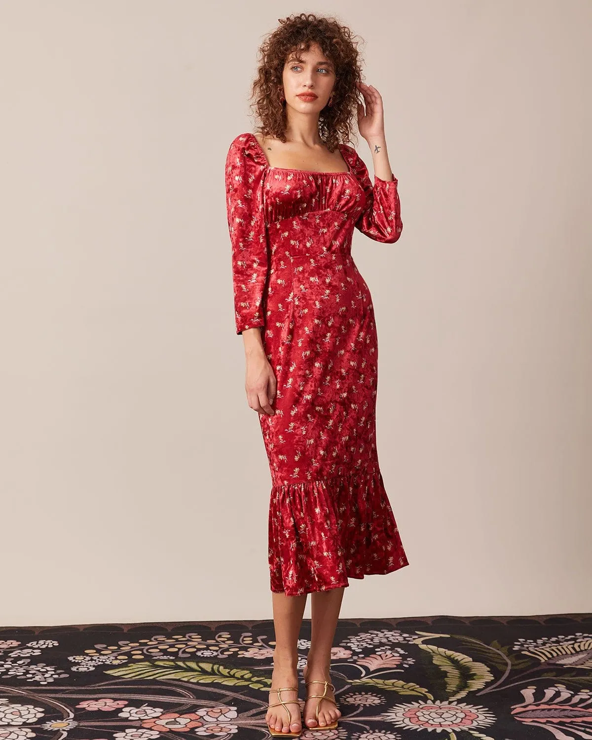 The Red Square Neck Floral Velvet Midi Dress sold by rihoas product image thumbnail 4
