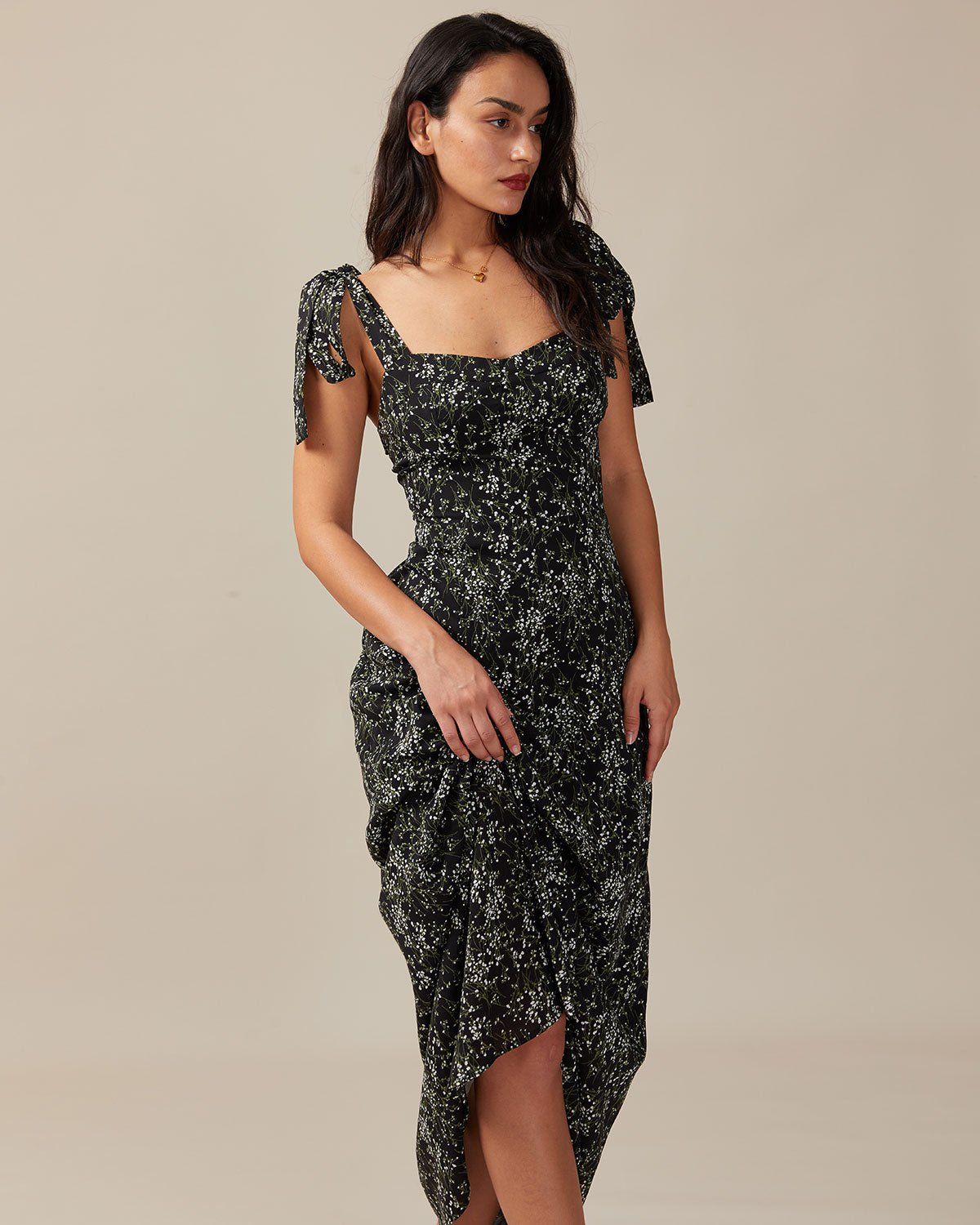 The Black Sweetheart Neck Floral Shirred Maxi Dress sold by rihoas product image thumbnail 3