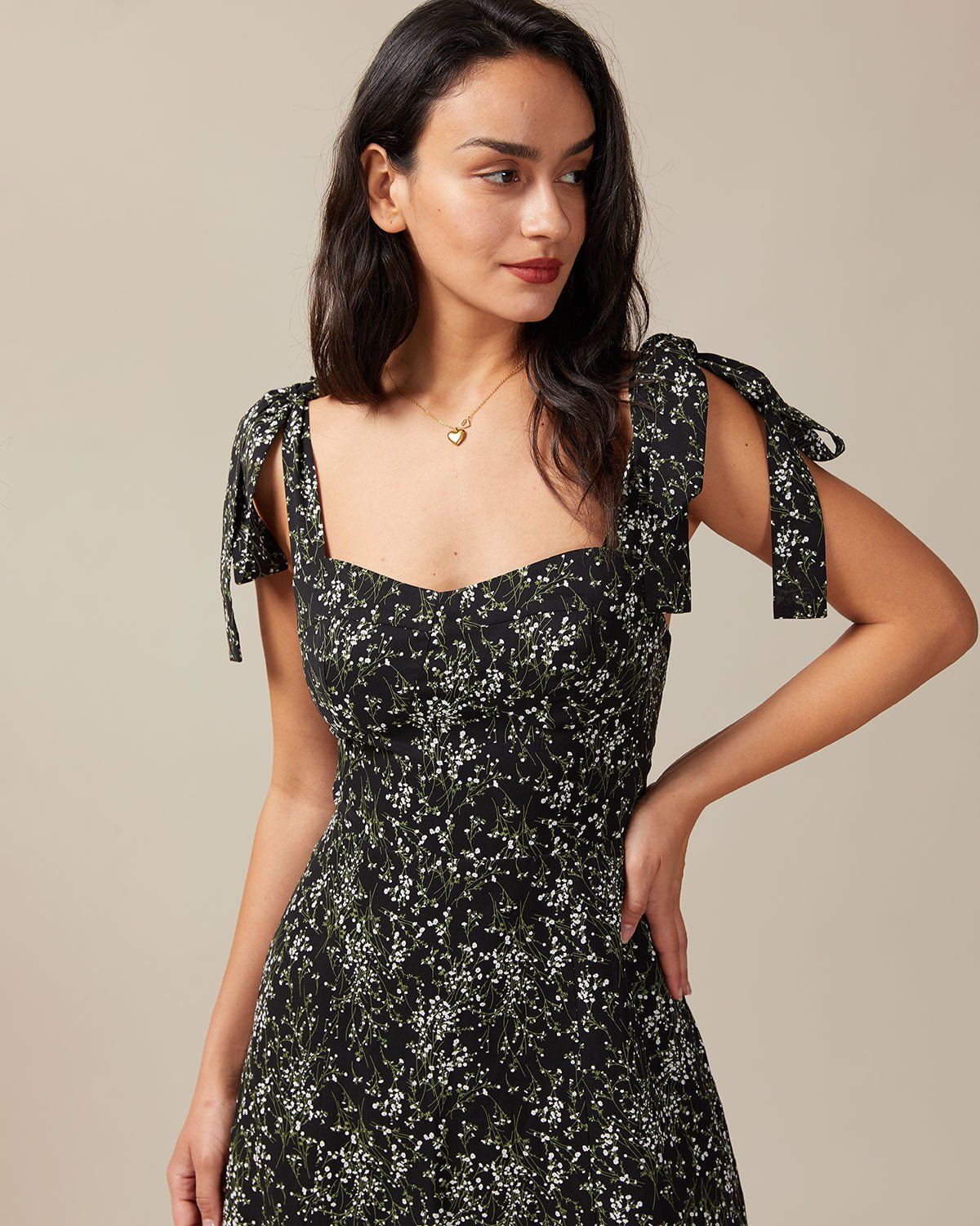 The Black Sweetheart Neck Floral Shirred Maxi Dress sold by rihoas product image thumbnail 2