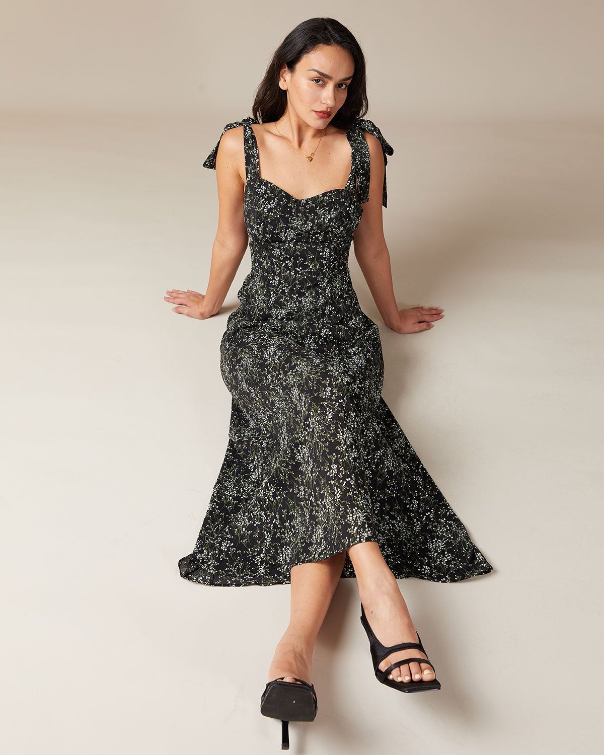 The Black Sweetheart Neck Floral Shirred Maxi Dress sold by rihoas product image thumbnail 7