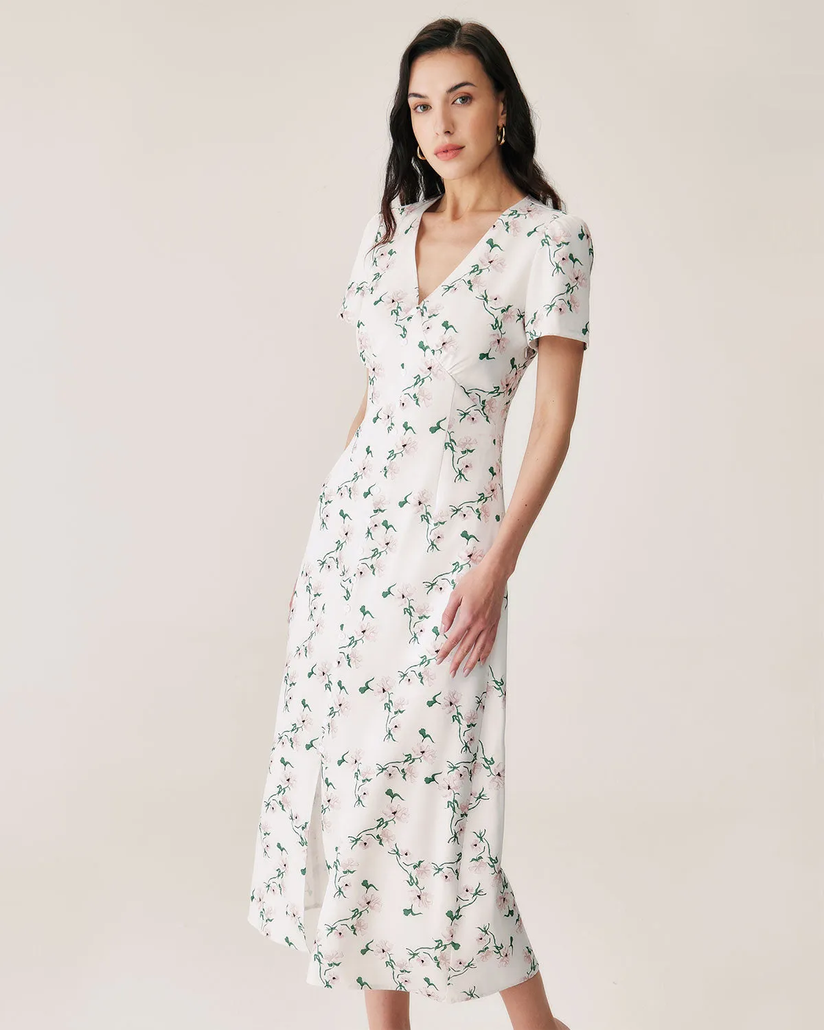 White Floral V-Neck Maxi Dress sold by rihoas
