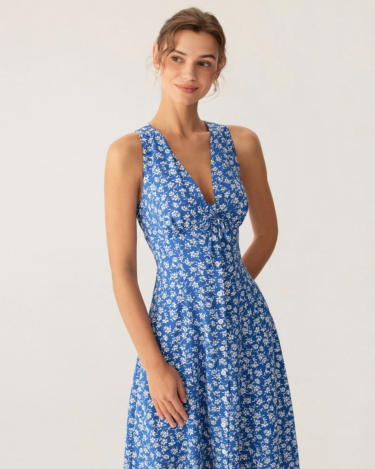 Blue Floral V Neck Sleeveless Midi Dress sold by rihoas product image thumbnail 3