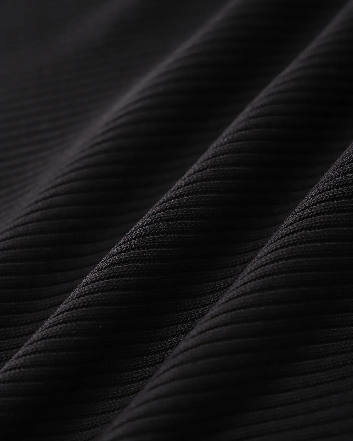 Black Contrast Mock Neck Tank Top sold by rihoas product image thumbnail 3