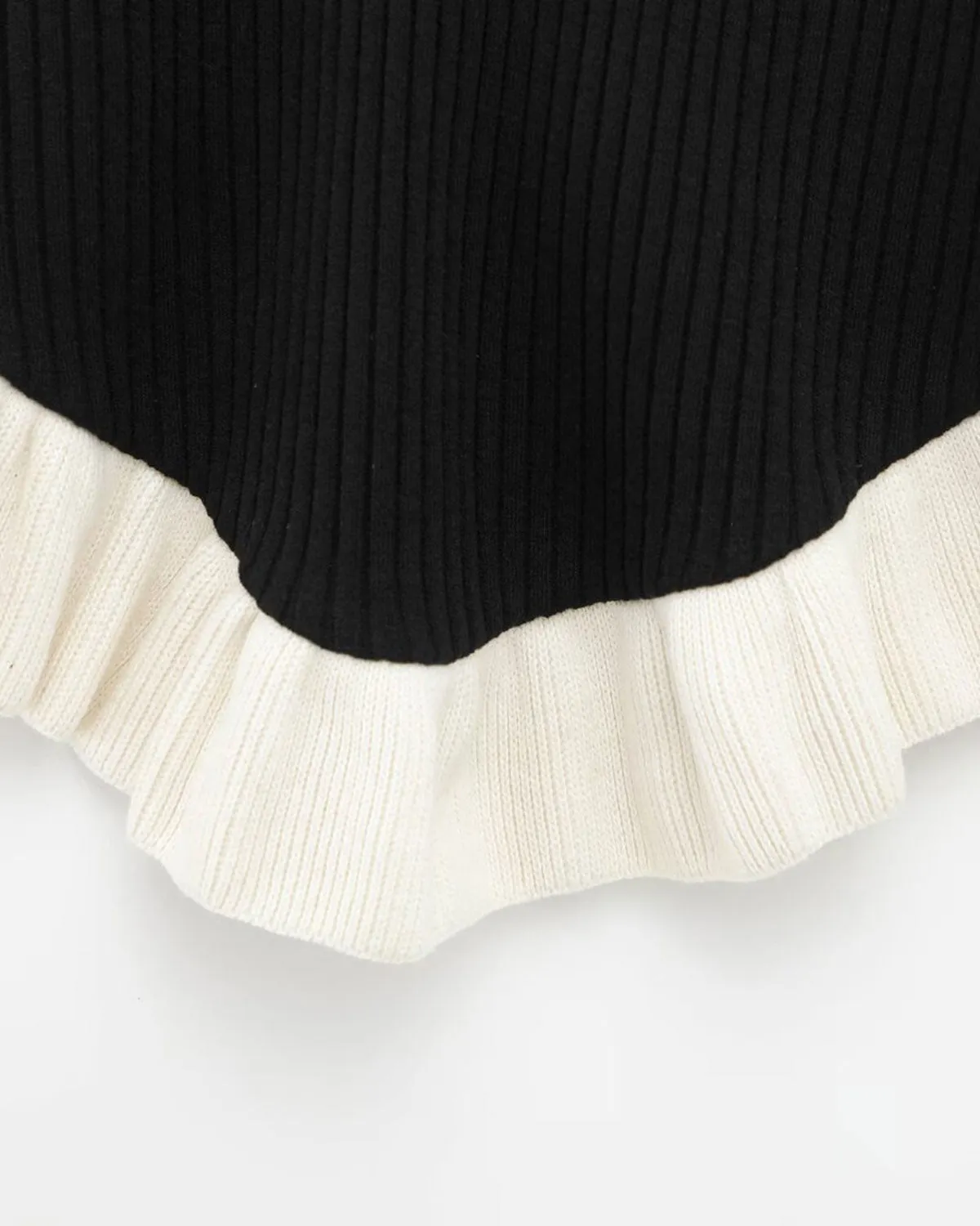 Black Contrasting Scoop Neck Tee sold by rihoas product image thumbnail 3