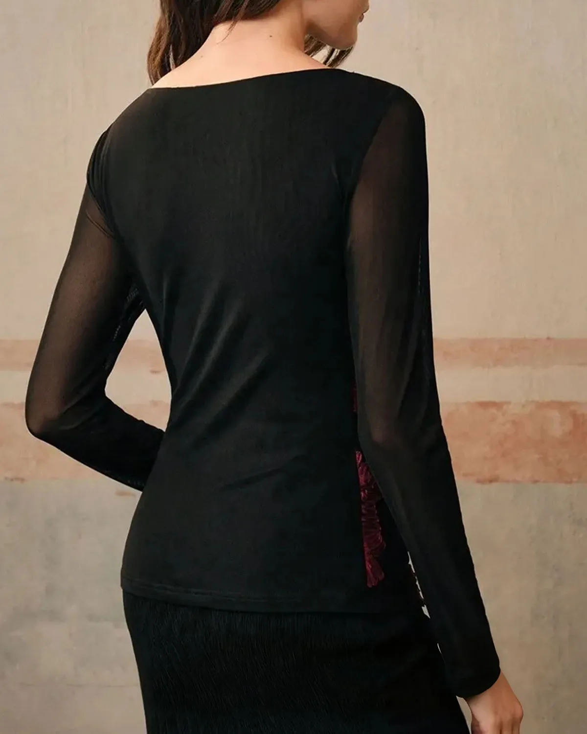 Black Floral Slim Tee sold by rihoas product image thumbnail 3