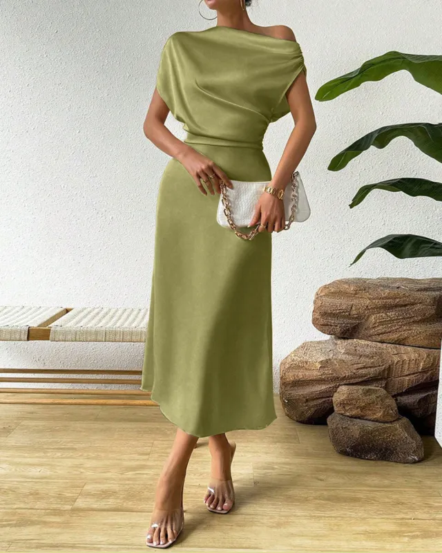 Green Boat Neck Ruched Midi Dress sold by rihoas