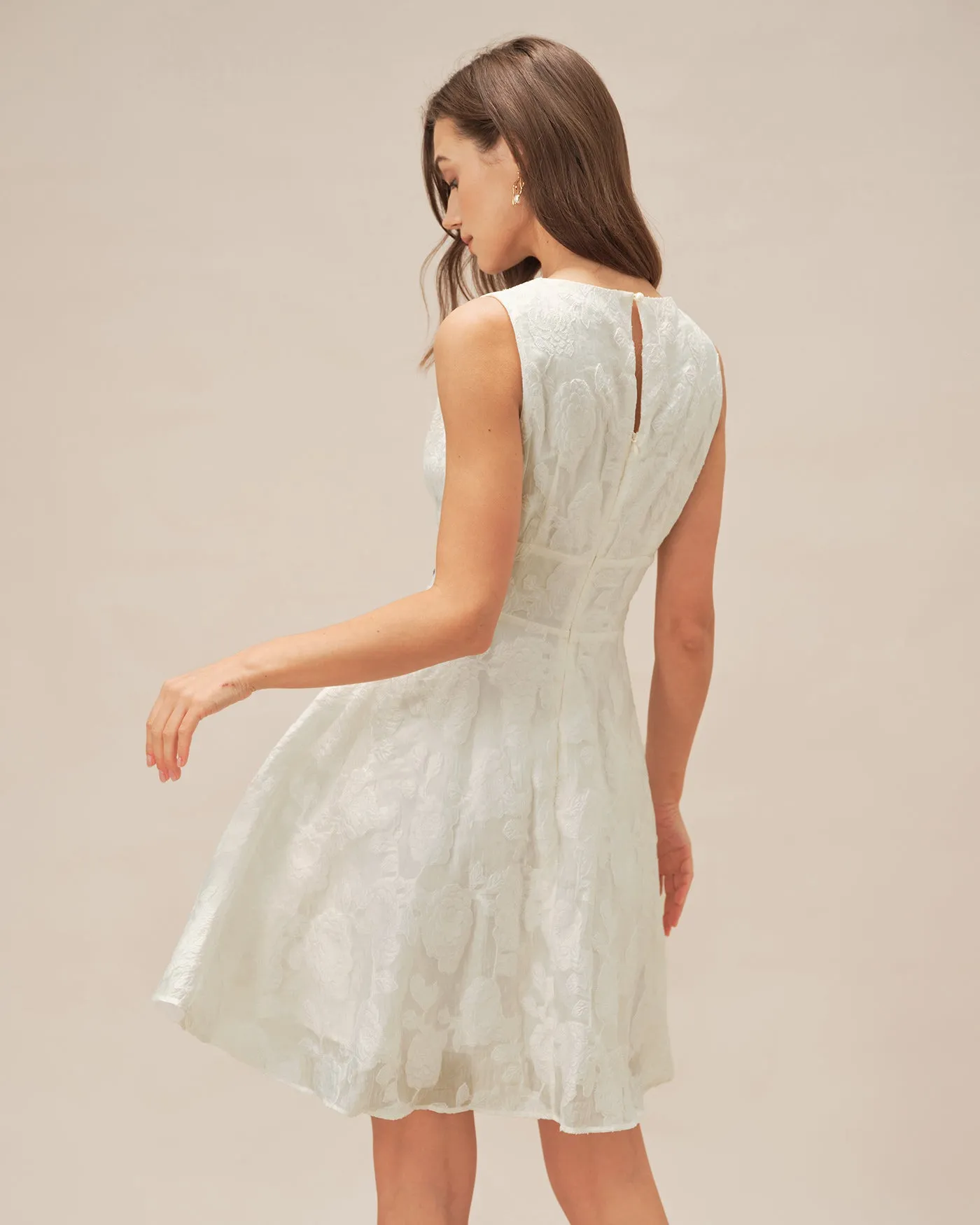 White Round Neck Jacquard Mini Dress sold by rihoas product image thumbnail 4