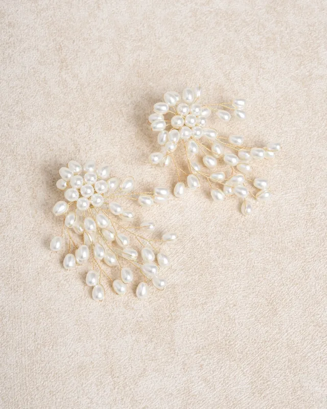 Off White Metal Earrings made by rihoas