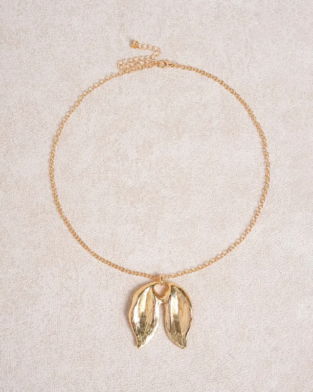 Gold Leaf-Shaped Necklace made by rihoas