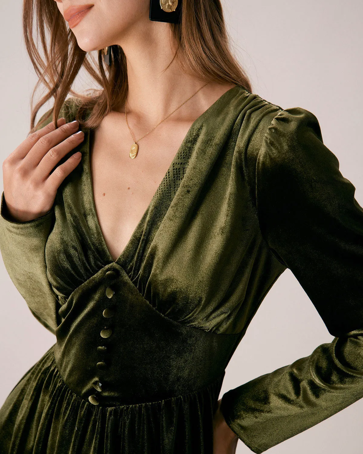 The Green V Neck Velvet Ruched Midi Dress sold by rihoas product image thumbnail 2