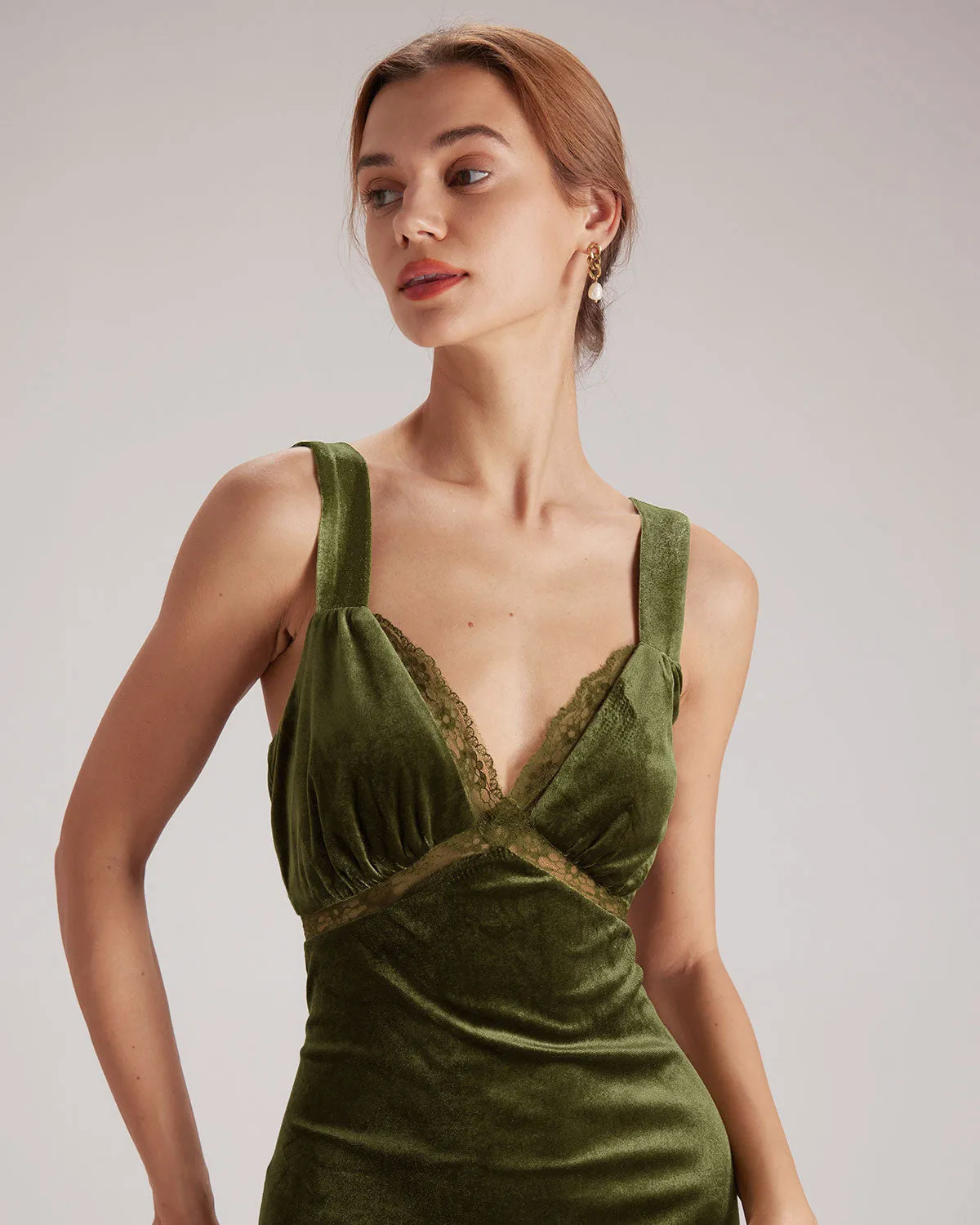The Green V Neck Cutout Velvet Midi Dress sold by rihoas product image thumbnail 4