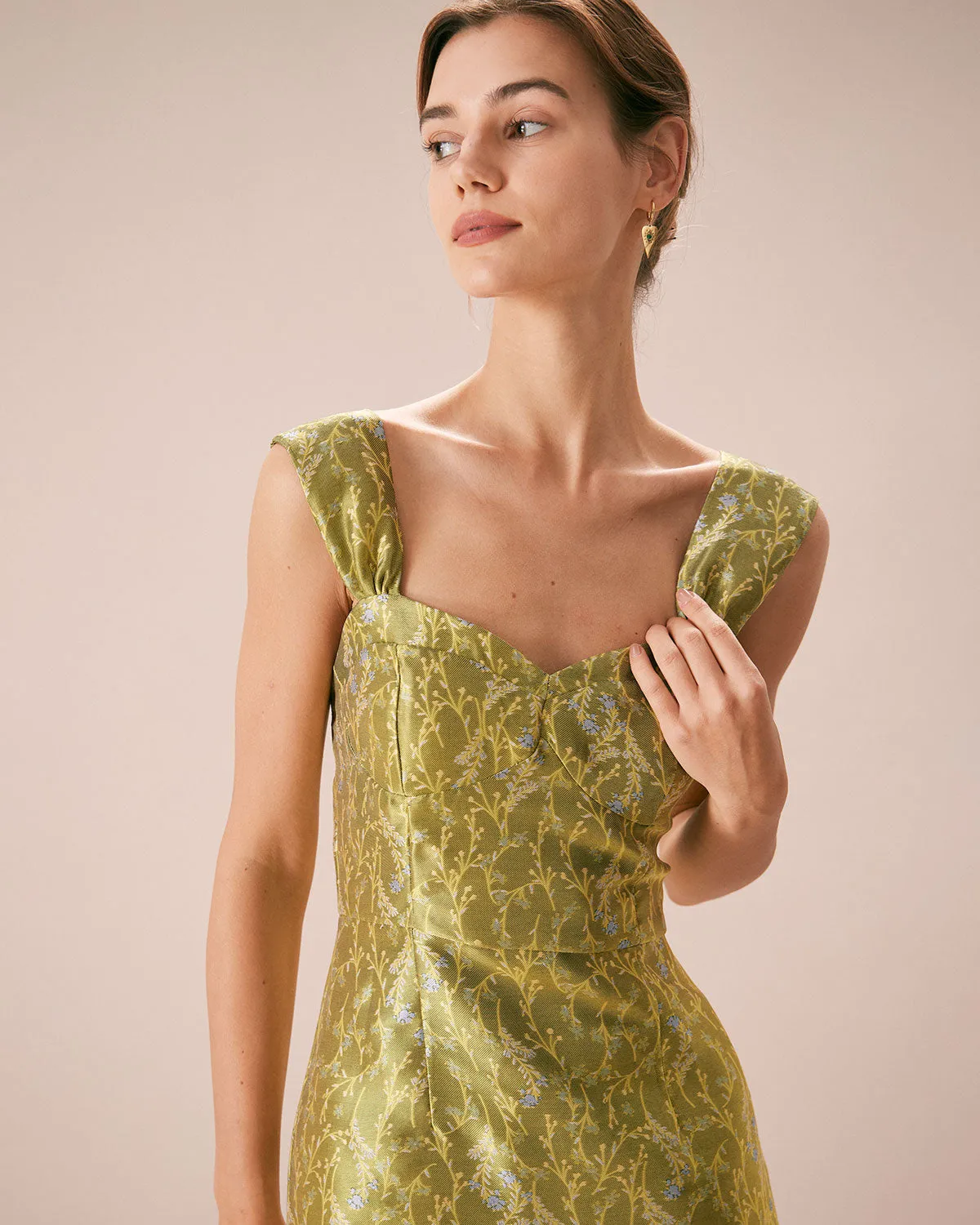 The Green Sweetheart Neck Floral Maxi Dress sold by rihoas product image thumbnail 4