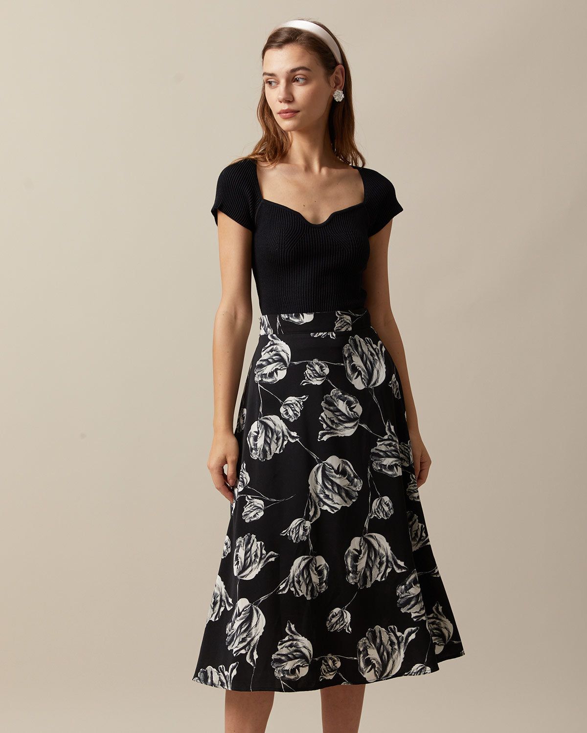 The Black High Waisted Floral Midi Skirt sold by rihoas product image thumbnail 2