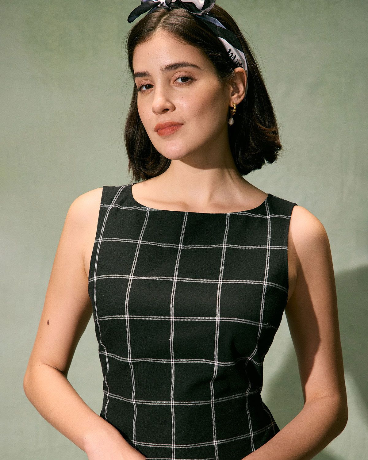 The Black Boat Neck Sleeveless Plaid Mini Dress sold by rihoas product image thumbnail 5