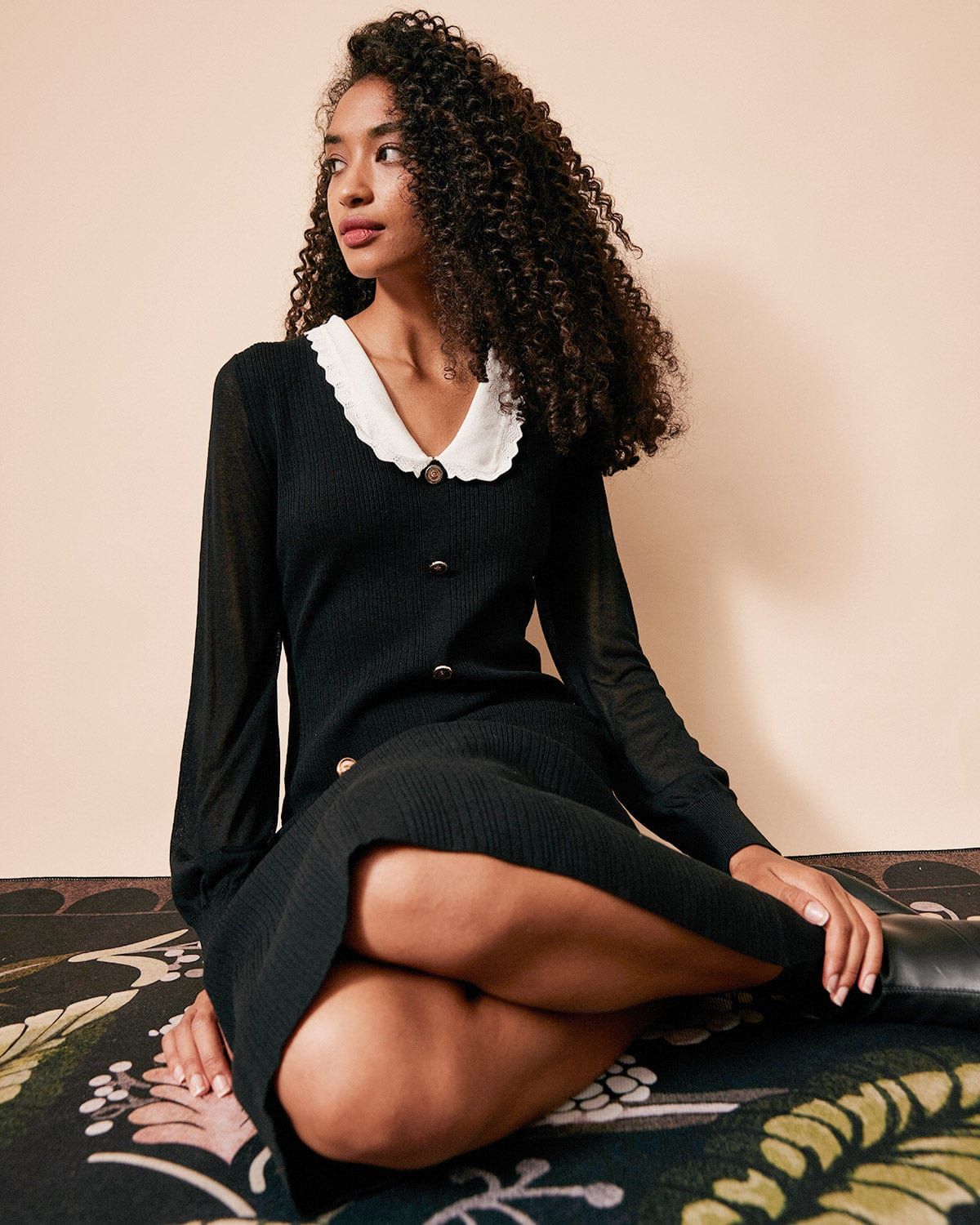 The Color Block Long Sleeve Knit Midi Dress sold by rihoas product image thumbnail 2