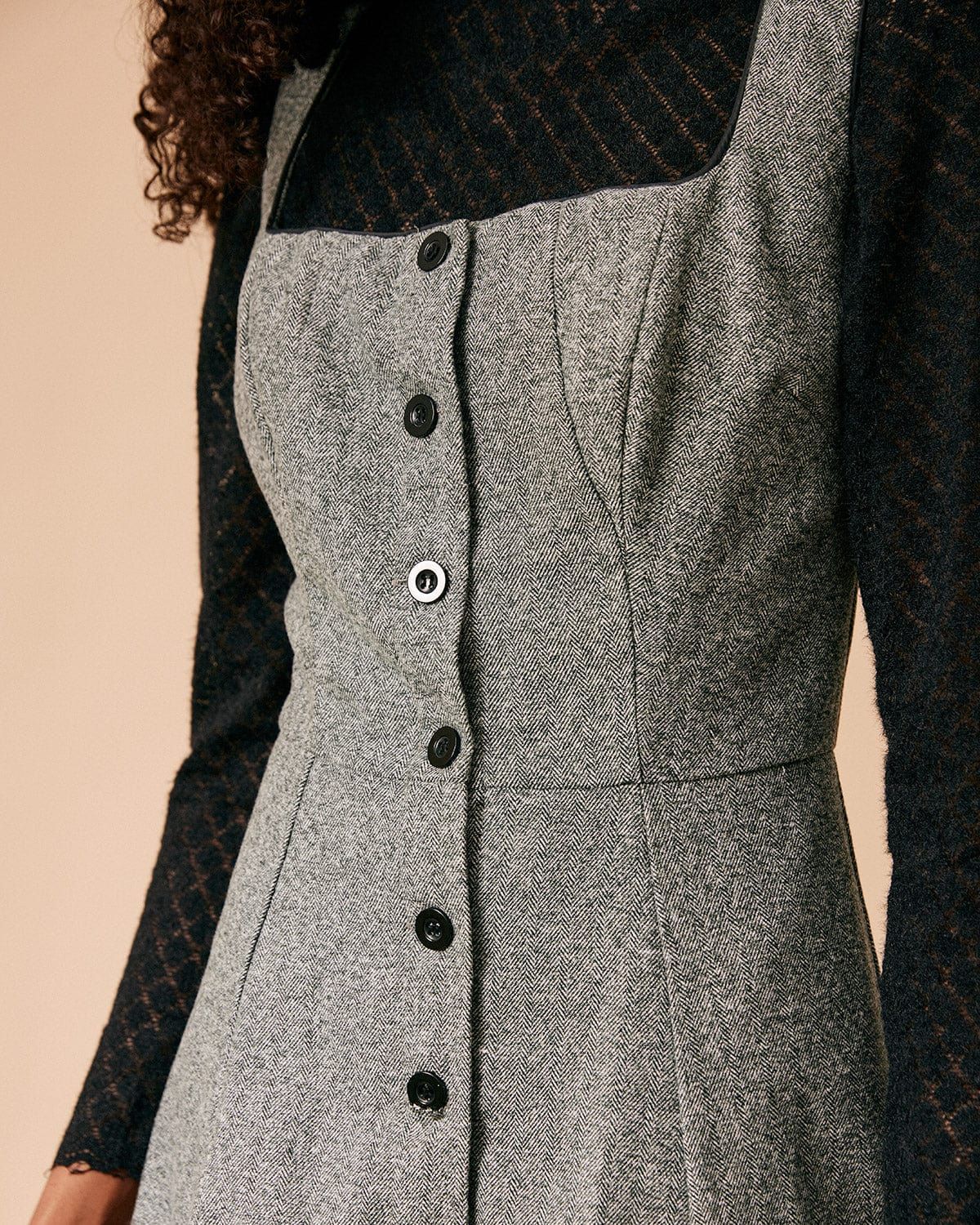 The Square Neck Sleeveless Pleated Midi Dress sold by rihoas product image thumbnail 3