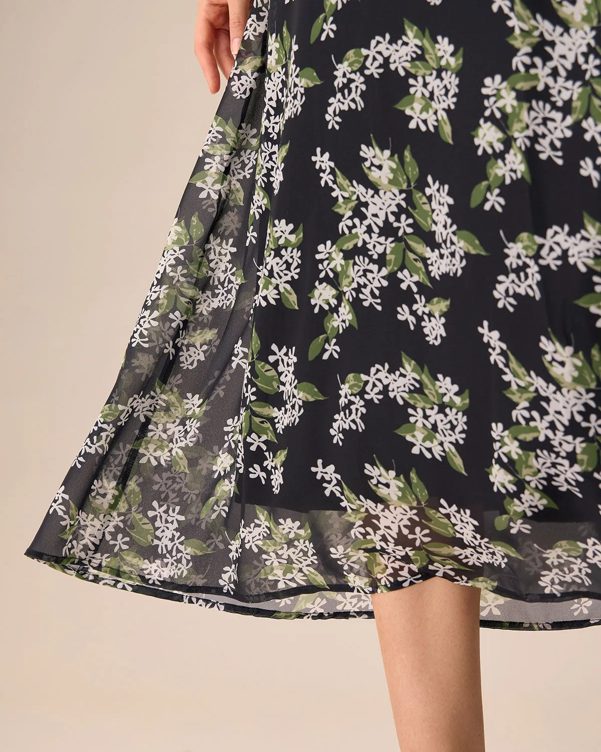 Women's Black Floral Shirred Midi Dress sold by rihoas product image thumbnail 3