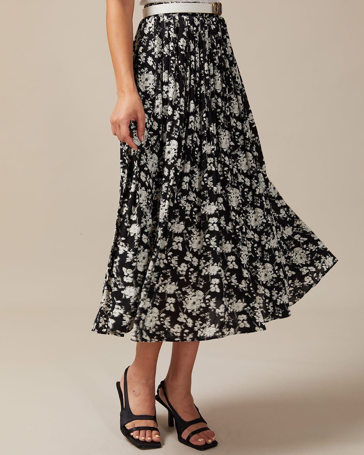 The Elastic Waist Floral Pleated Midi Skirt sold by rihoas product image thumbnail 5