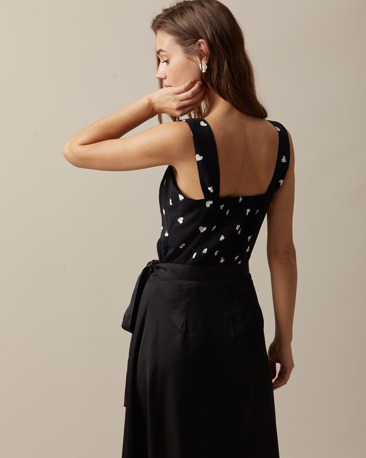 The Black Sweetheart Neck Sleeveless Tank Top sold by rihoas product image thumbnail 5