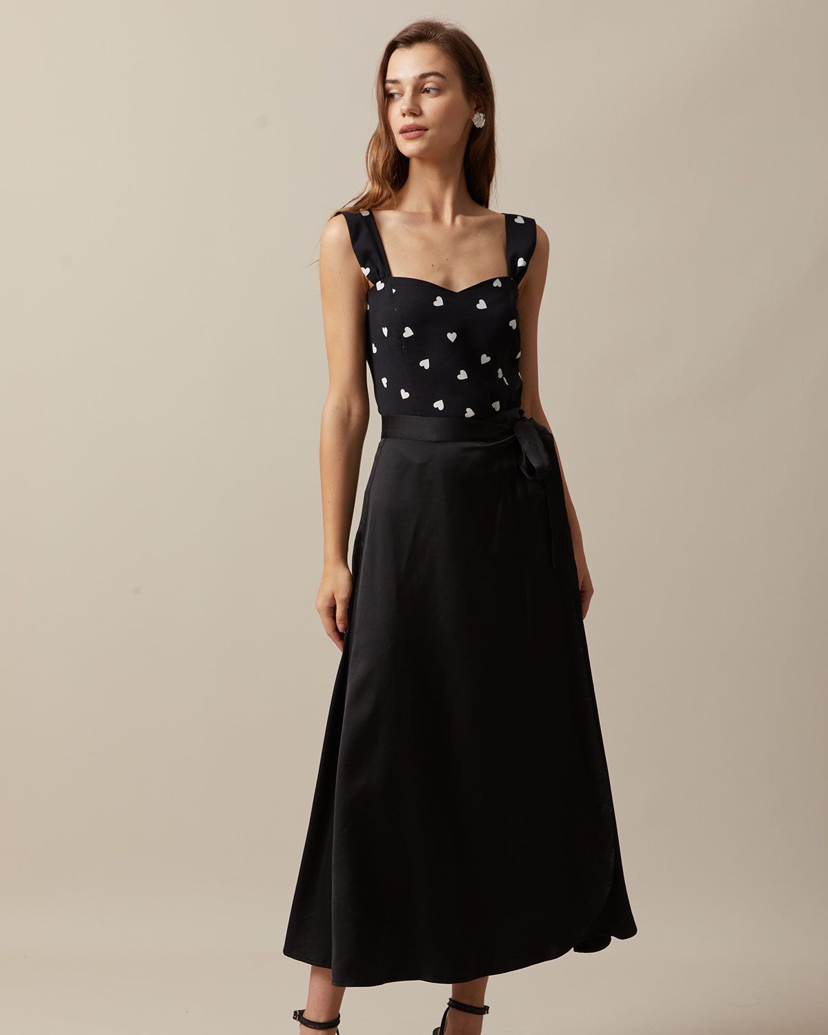 The Black Sweetheart Neck Sleeveless Tank Top sold by rihoas product image thumbnail 2