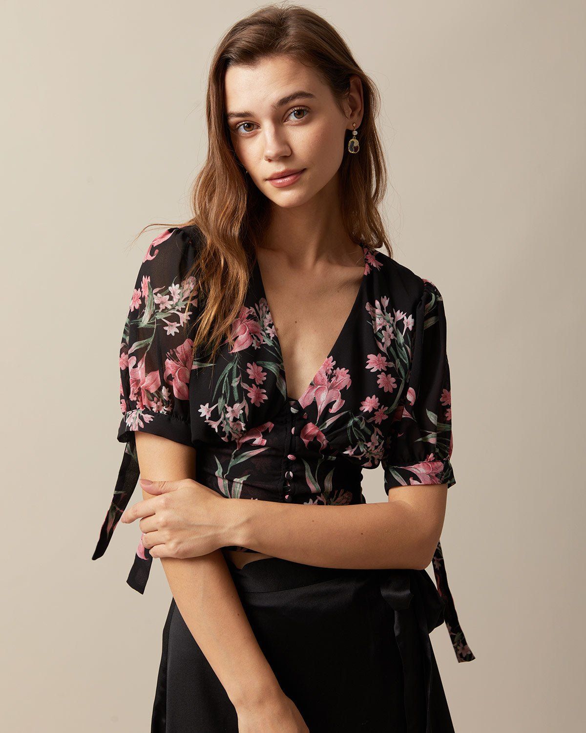 The Black V Neck Puff Sleeve Floral Ruched Blouse sold by rihoas product image thumbnail 2