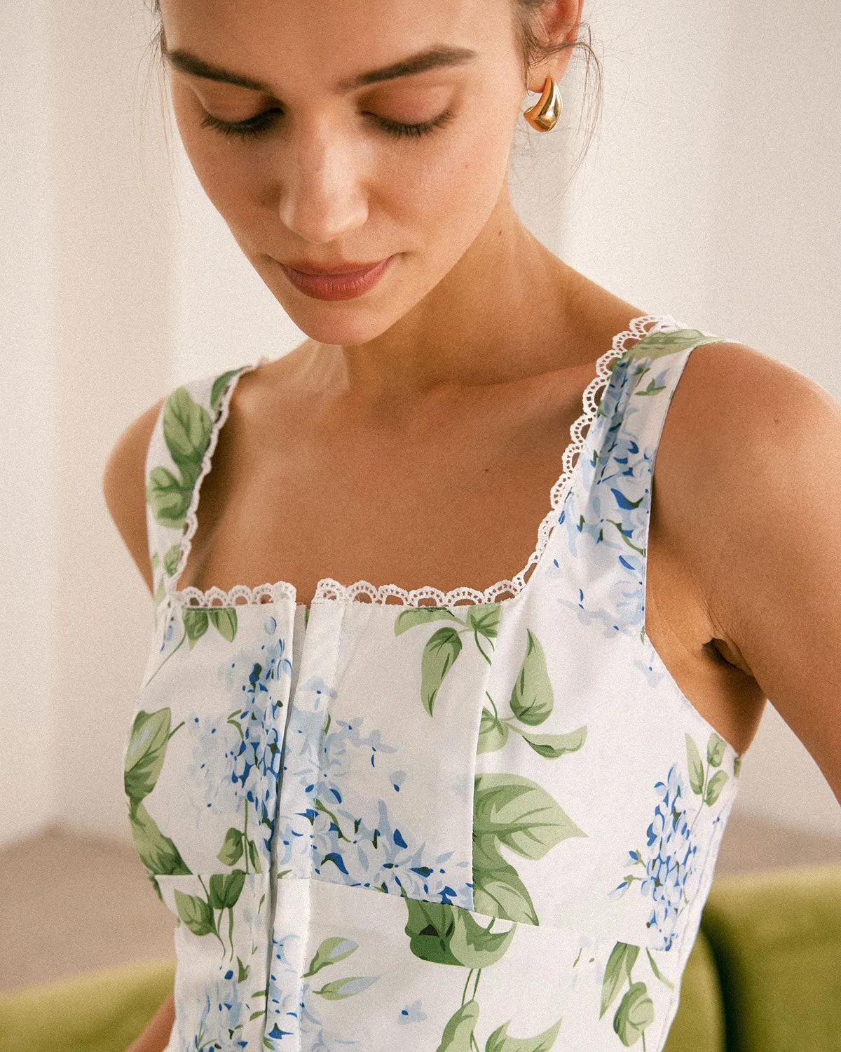 The White Square Neck Floral A-Line Midi Dress sold by rihoas product image thumbnail 2