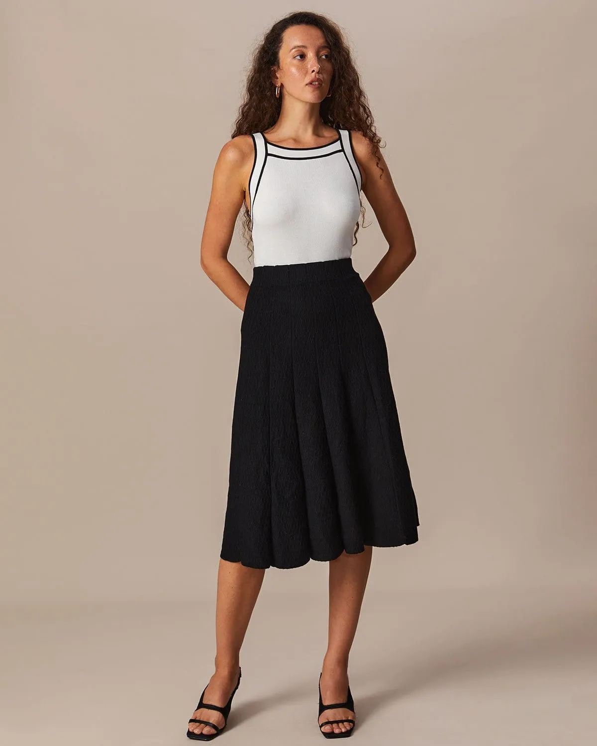 The Round Neck Contrast Trim Knit Tank Top sold by rihoas product image thumbnail 2