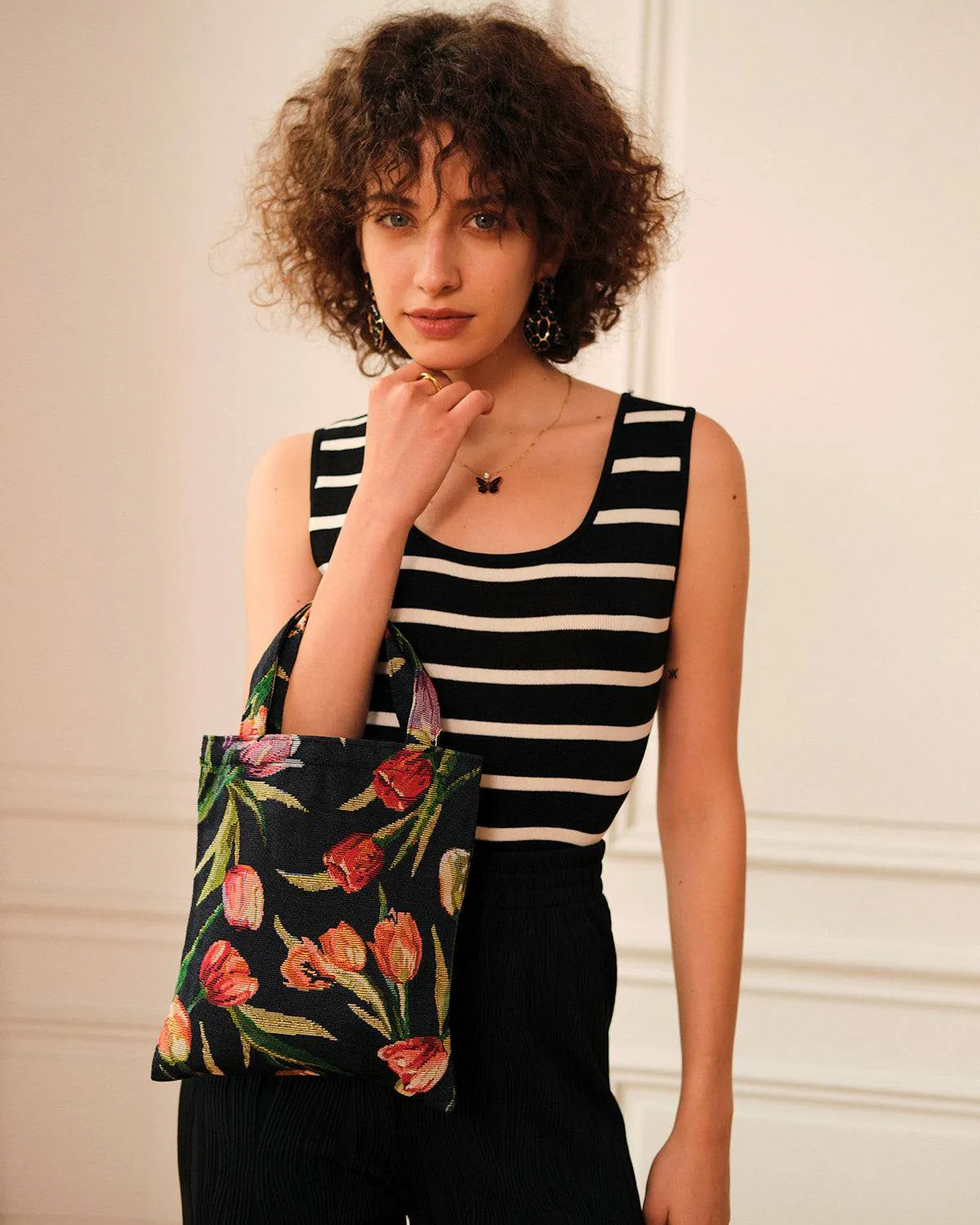 The Floral Retro Canvas Handbag sold by rihoas product image thumbnail 5