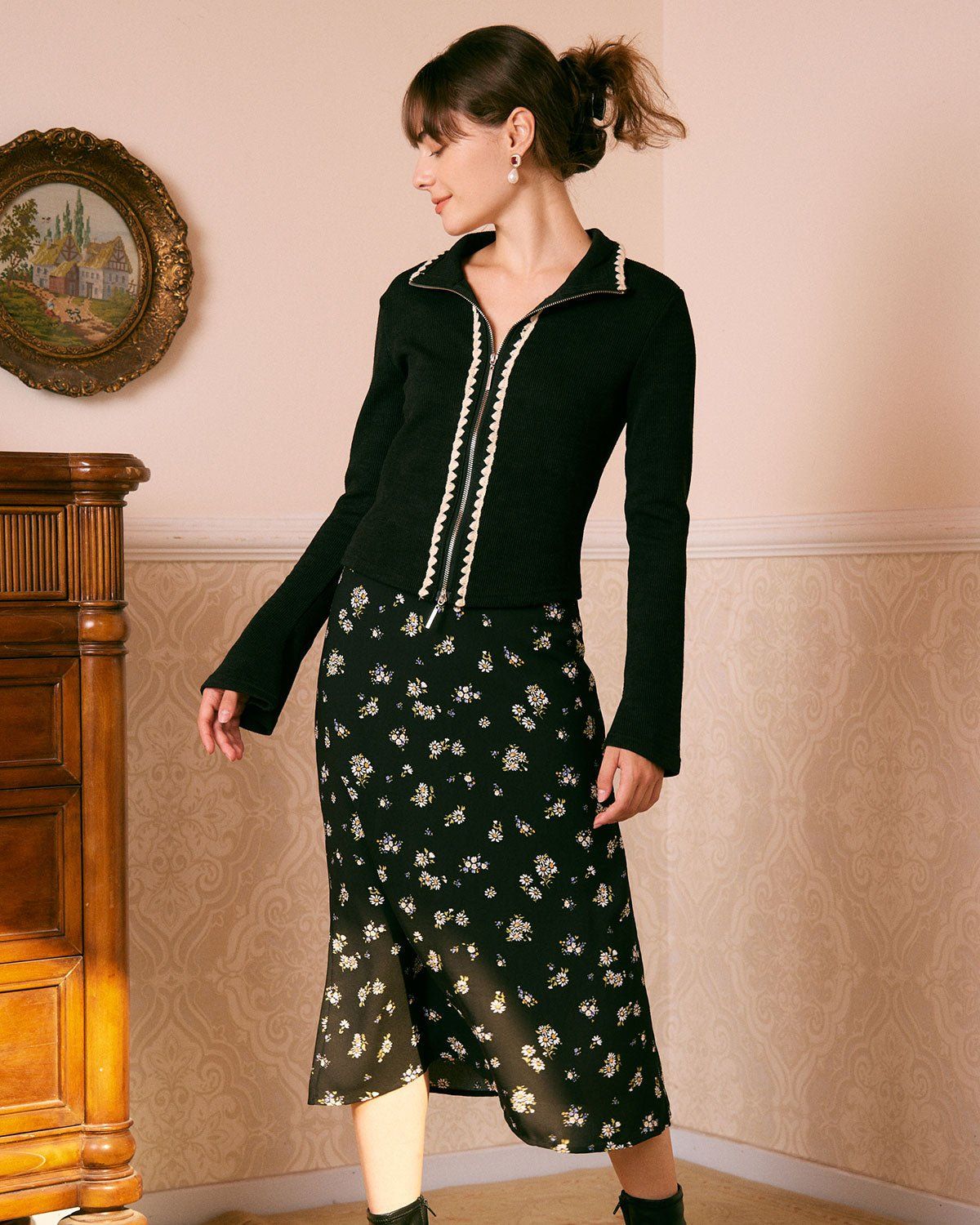 The Black High Waisted Daisy Midi Skirt sold by rihoas product image thumbnail 3
