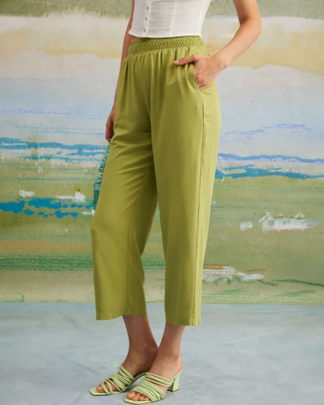 The Green Elastic Waist Straight Ninth Pants sold by rihoas