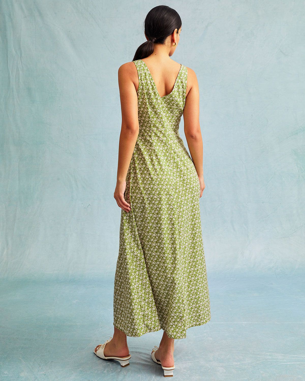 The Green V Neck Floral Single-breasted Maxi Dress sold by rihoas product image thumbnail 7