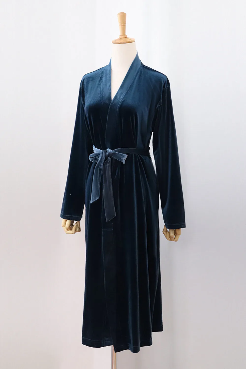 Burgundy Velvet Bride and Bridesmaid Tea Length Robe sold by Zapaka product image thumbnail 5