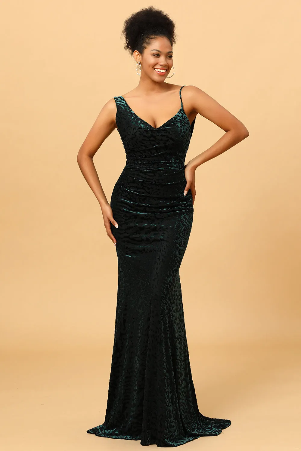 Mermaid V Neck Green Velvet Long Bridesmaid Dress sold by Zapaka product image thumbnail 4