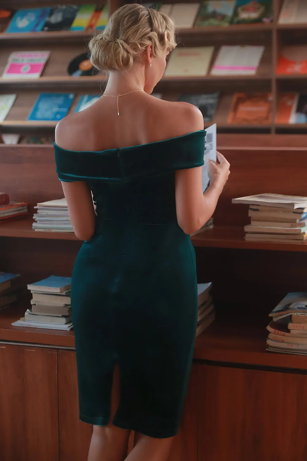 Dark Green Bodycon Velvet Party Dress sold by Zapaka product image thumbnail 2