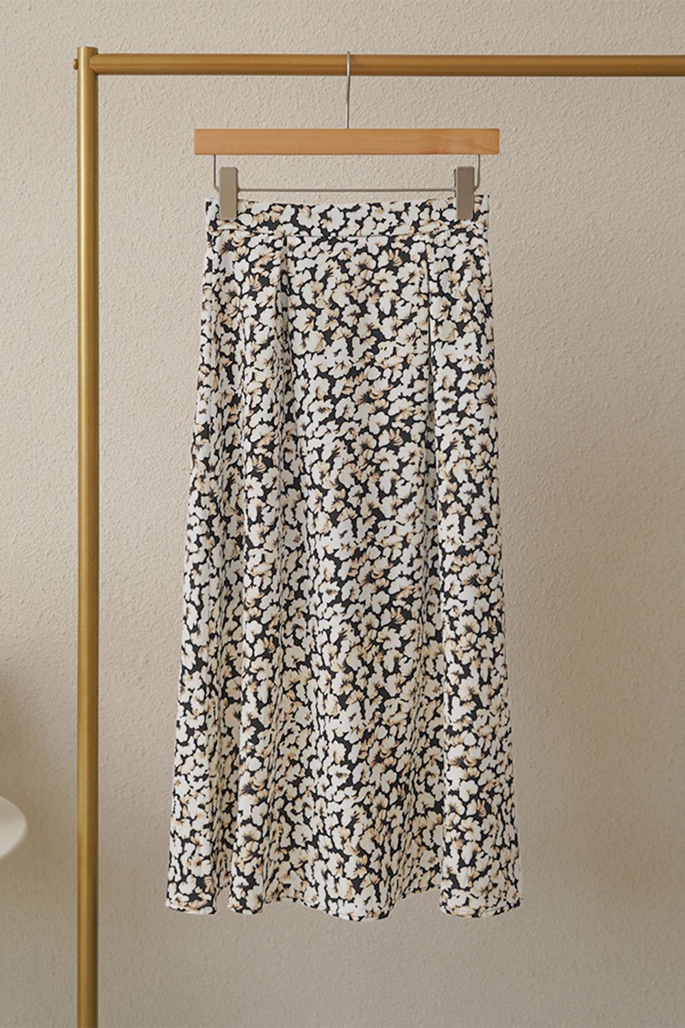 Printed Chiffon Skirt sold by Zapaka product image thumbnail 4