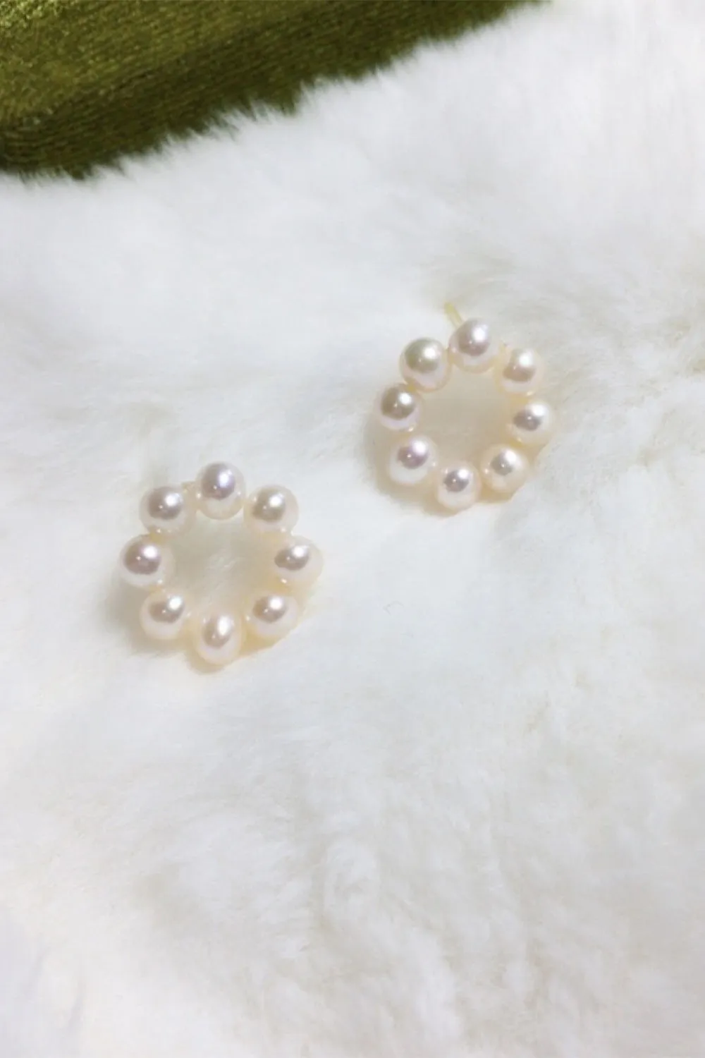 Pearl White Ear Stud sold by Zapaka product image thumbnail 2